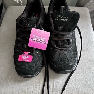 Skechers D'Lites Black Suede-Textile Sneakers with Pink Tags